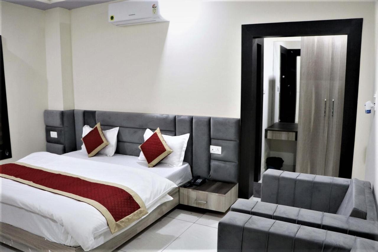 Hotel Blue Pine Харидвар Экстерьер фото