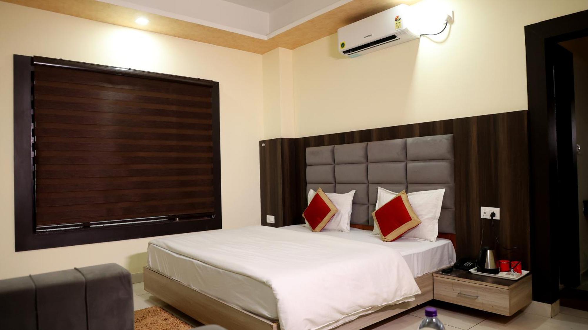 Hotel Blue Pine Харидвар Экстерьер фото
